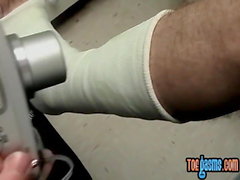 Ripped socks jock Evan Heinze and Ian Madrox foot fetish