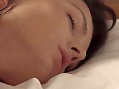 bébé brunette masturbation 