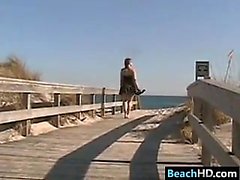 amateur brunette masturbation de plein air 