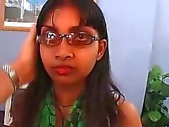 indian oskulder flicka 