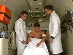 gay terzetto medico medico ambulanza 