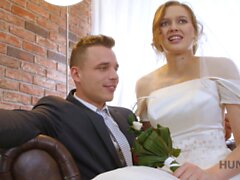 HUNT4K. Attractive Czech bride spends first night with rich stranger