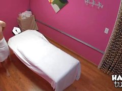 Dudes penis gets gratified to max during massage