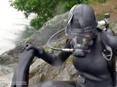 Sybian, wetsuit