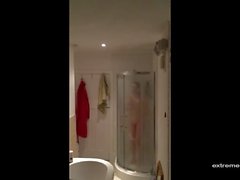 подросток брюнетка ванная комната вуайерист душ 