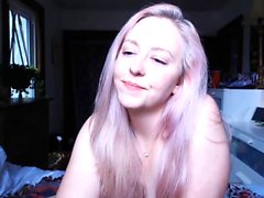 amateur blondine masturbation höschen kleine titten 