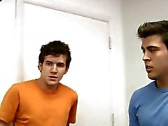 college boys dorm room frat boys broederschap sex homo 