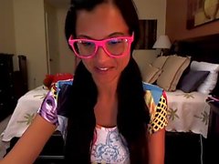 perfect body with glasses mastrubate on cam