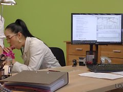 Mrs. Dark fucks in loan office