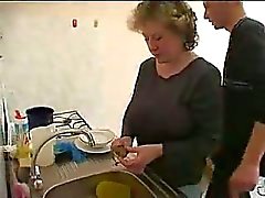 cozinha maduro mães e meninos experiente 